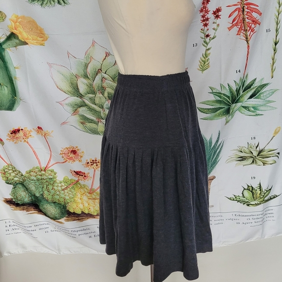 Vintage grey skirt - Picture 2 of 3